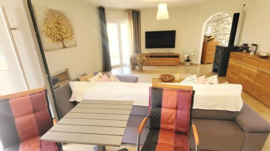 Villa de 4 dormitorios en Rojales, España No. 3260