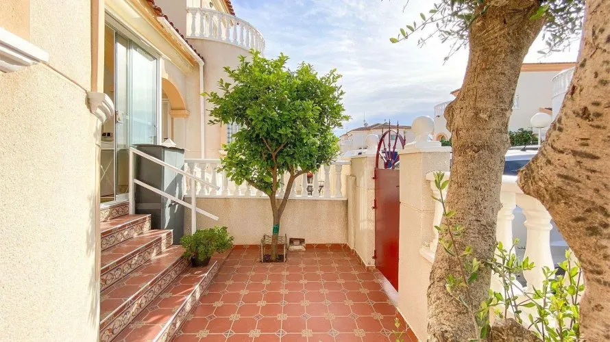 Сasa de 3 dormitorios en Torrevieja, España No. 3272 № 7