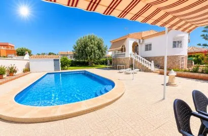 Villa de 200m² en Torrevieja, España No. 3194