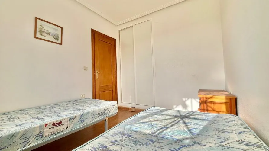 Bungalow de 2 dormitorios en Alicante, España No. 3209 № 4