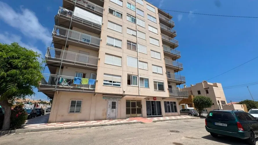 Apartamento de 2 dormitorios en Torrevieja, España No. 3208