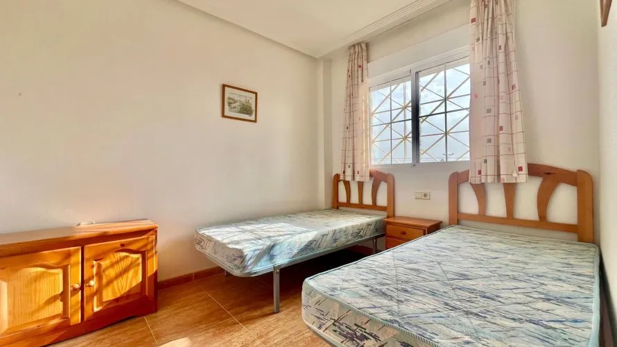Bungalow de 2 dormitorios en Alicante, España No. 3209 № 5