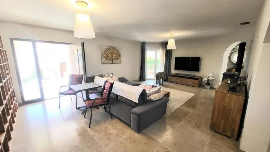 Villa de 4 dormitorios en Rojales, España No. 3260 № 1
