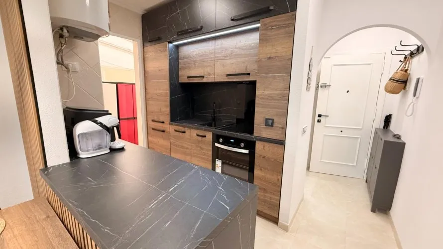 Apartamento de 1 dormitorio en Torrevieja, España No. 3243