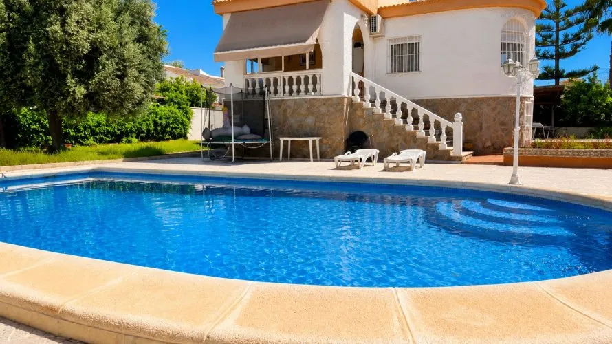 Villa de 200m² en Torrevieja, España No. 3194 № 8