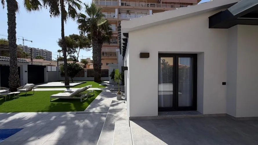 Villa de 4 dormitorios en Torrevieja, España No. 3232 № 16