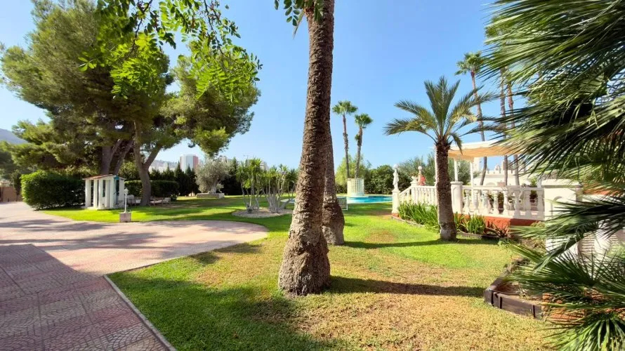 Villa de 5 dormitorios en Benidorm, España No. 3236 № 7