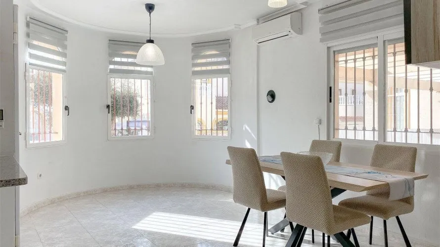 Сasa de 3 dormitorios en Torrevieja, España No. 3272 № 12