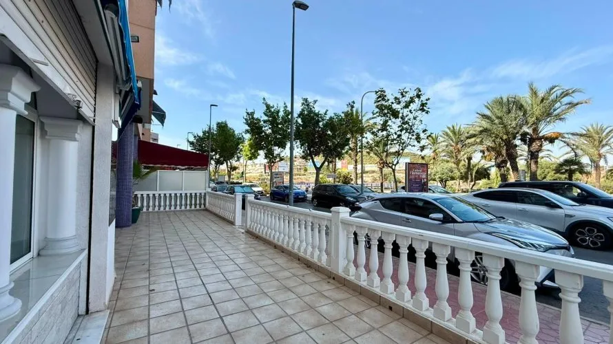 Propiedad comercial de 101m² en Guardamar del Segura, España No. 3231 № 2