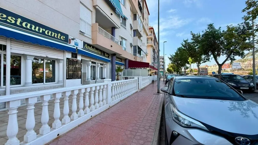 Propiedad comercial de 101m² en Guardamar del Segura, España No. 3231 № 3