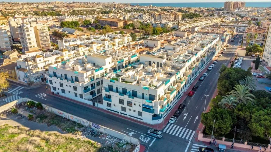 Apartamento de 1 dormitorio en Torrevieja, España No. 3243 № 4