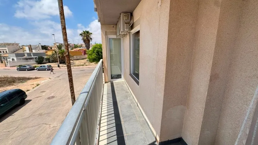 Apartamento de 2 dormitorios en Torrevieja, España No. 3208 № 13