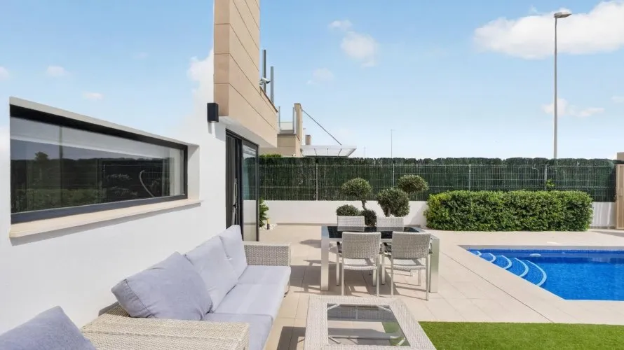 Villa de 178m² en Guardamar del Segura, España No. 3248 № 3