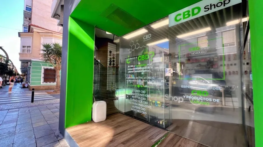 Propiedad comercial de 45m² en Torrevieja, España No. 3485 № 10