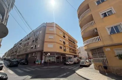 Apartamento de 1 dormitorio en Torrevieja, España No. 3285