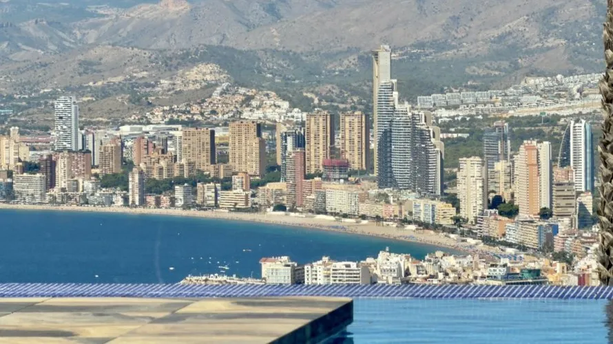 Villa de 5 dormitorios en Benidorm, España No. 3453 № 12