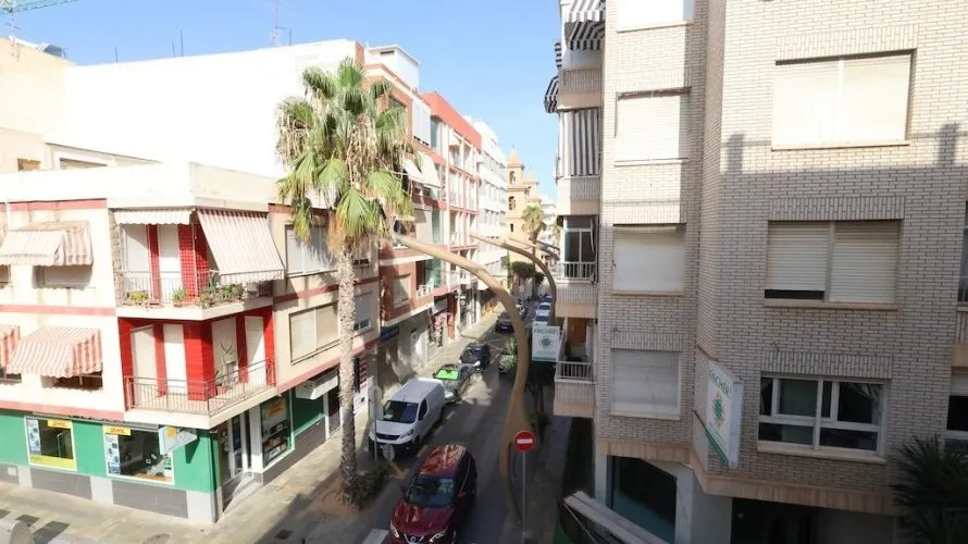Apartamento de 3 dormitorios en Torrevieja, España No. 3428 № 2