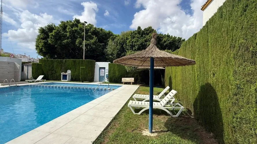 Bungalow de 2 dormitorios en Torrevieja, España No. 3391 № 2
