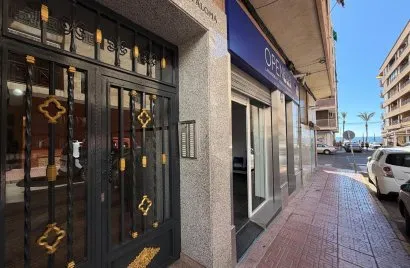 Apartamento de 3 dormitorios en Torrevieja, España No. 3404