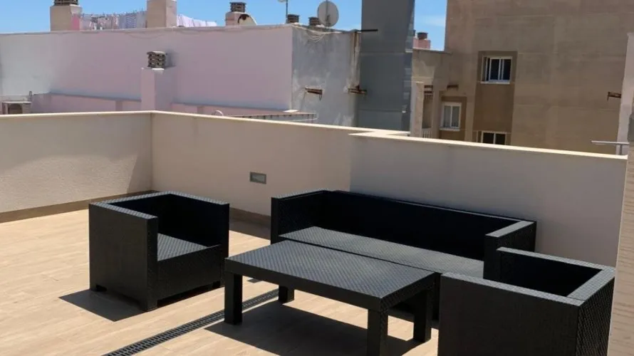 Apartamento de 1 dormitorio en Torrevieja, España No. 3382 № 1