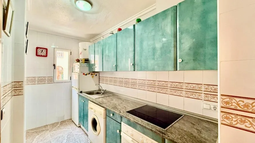 Apartamento de 2 dormitorios en Torrevieja, España No. 3290 № 6