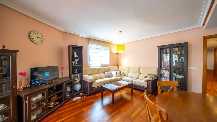 Apartamento de 3 dormitorios en Alicante, España No. 3435 № 6