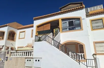 Bungalow de 2 dormitorios en El Limonar, España No. 3401