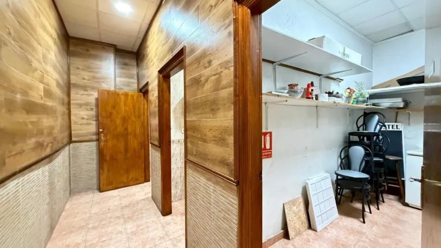 Propiedad comercial de 98m² en Torrevieja, España No. 3400 № 8