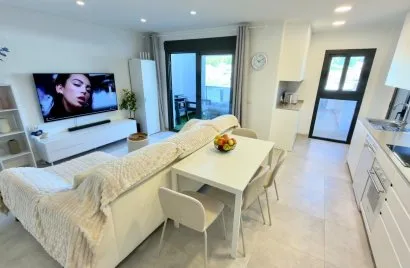 Apartamento de 3 dormitorios en Villajoyosa, España No. 3423