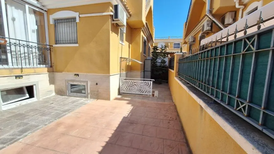 Dúplex de 83m² en Torrevieja, España No. 3398 № 25