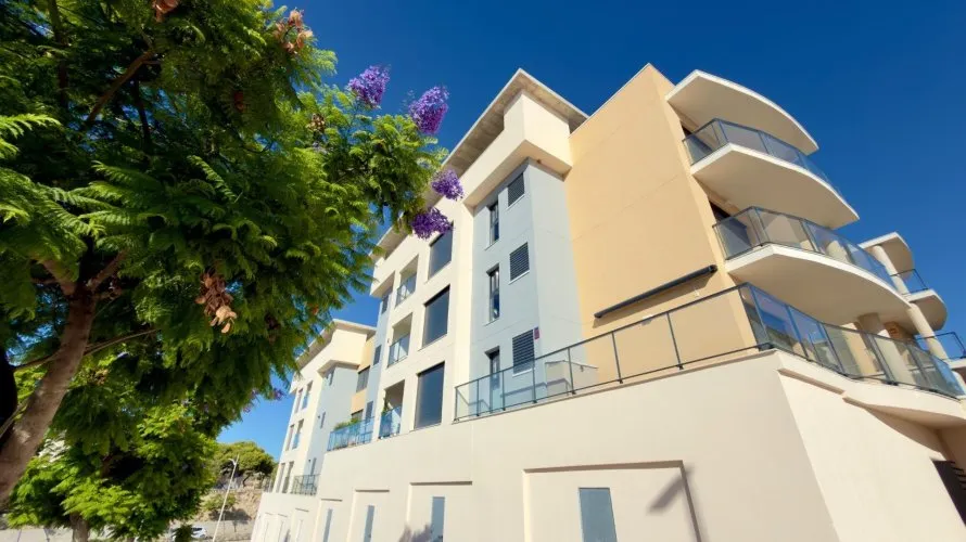 Apartamento de 3 dormitorios en Villajoyosa, España No. 3423