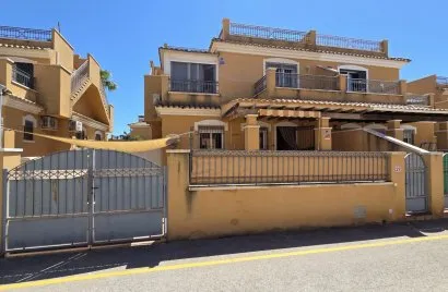 Сasa de 3 dormitorios en Torrevieja, España No. 3287
