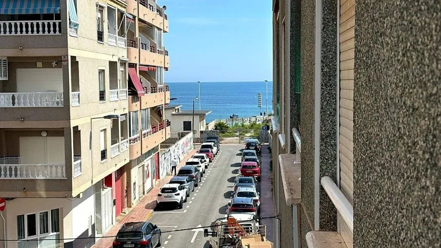 Apartamento de 1 dormitorio en Torrevieja, España No. 3358 № 2