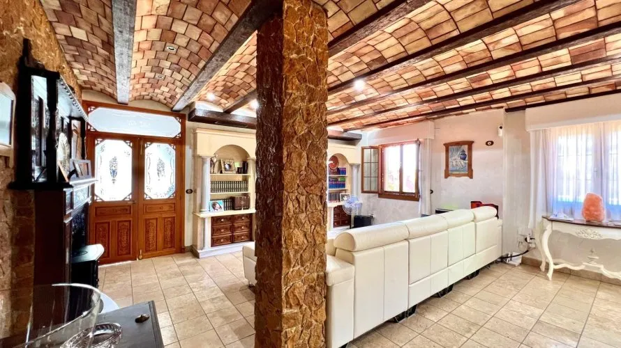 Villa de 4 dormitorios en Almoradí, España No. 3408 № 1