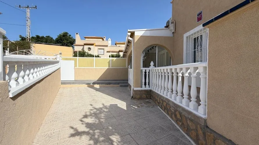 Сasa de 2 dormitorios en Torrevieja, España No. 3298 № 26