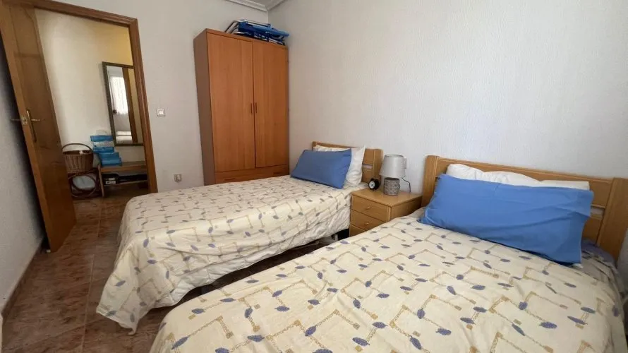Apartamento de 2 dormitorios en Torrevieja, España No. 3314 № 2