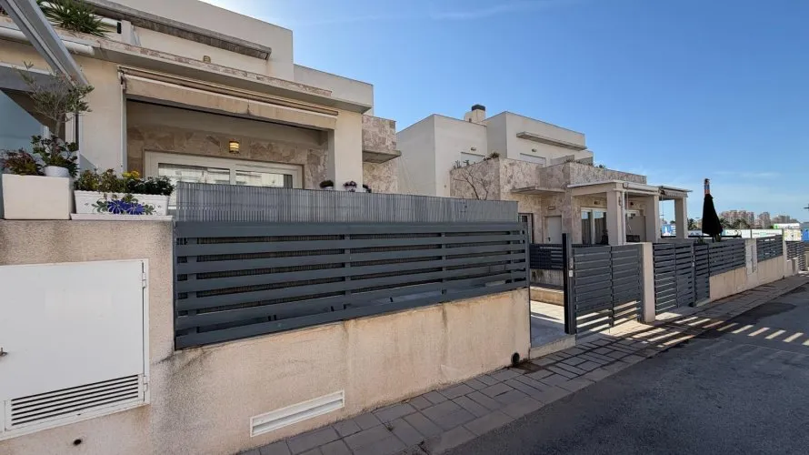 Сasa de 3 dormitorios en Torrevieja, España No. 3432 № 28