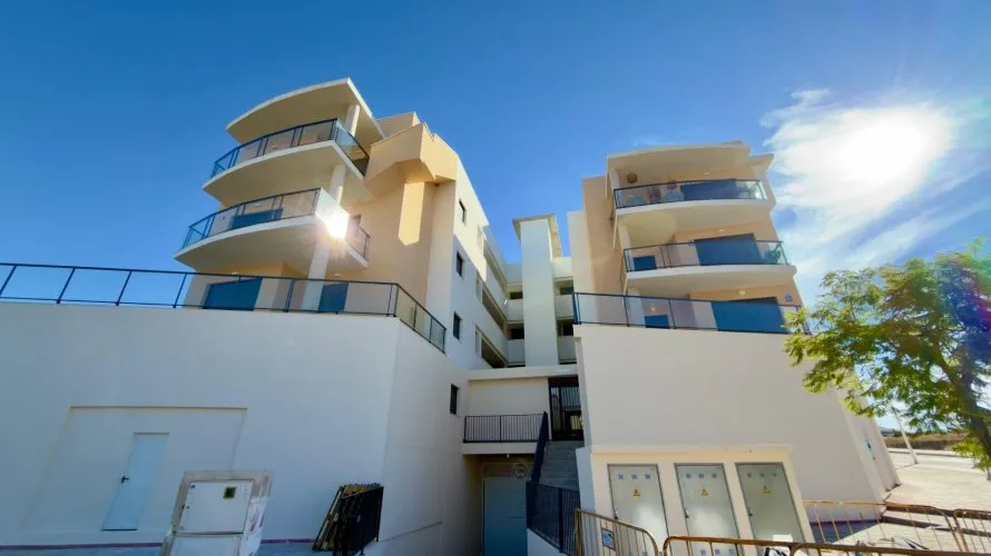 Apartamento de 3 dormitorios en Villajoyosa, España No. 3423 № 2