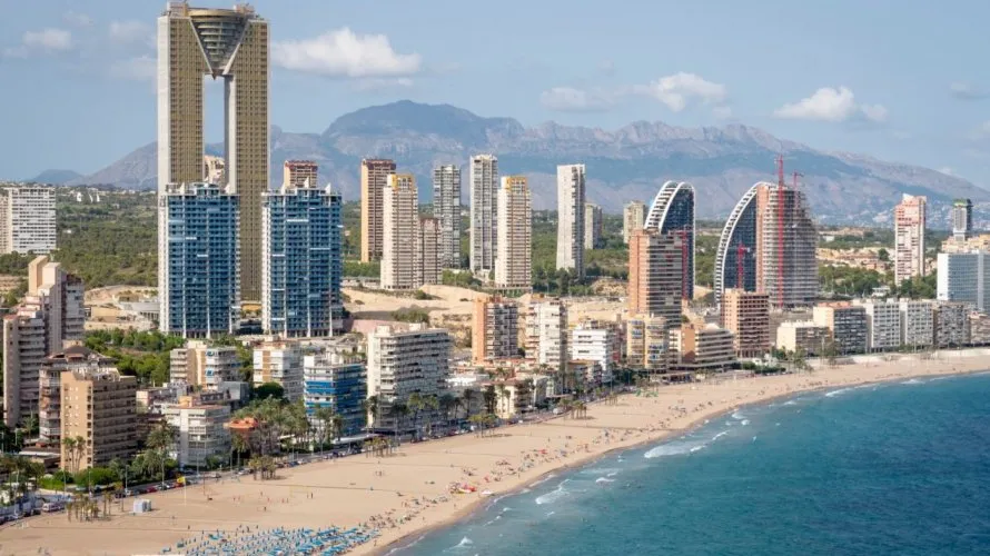 Apartamento de 3 dormitorios en Benidorm, España No. 3341 № 3