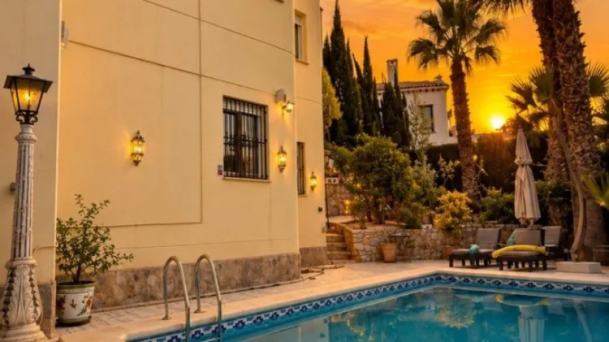 Villa de 220m² en Alicante, España No. 3476 № 1