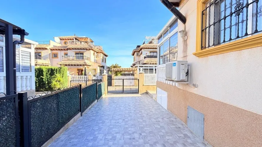 Сasa de 2 dormitorios en Campoamor, España No. 3293 № 19