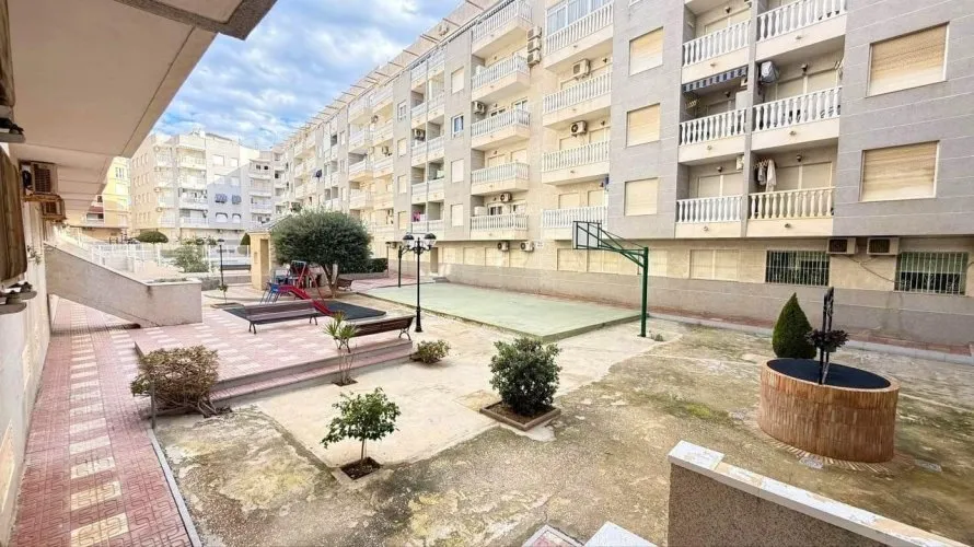 Apartamento de 1 dormitorio en Torrevieja, España No. 3336 № 3