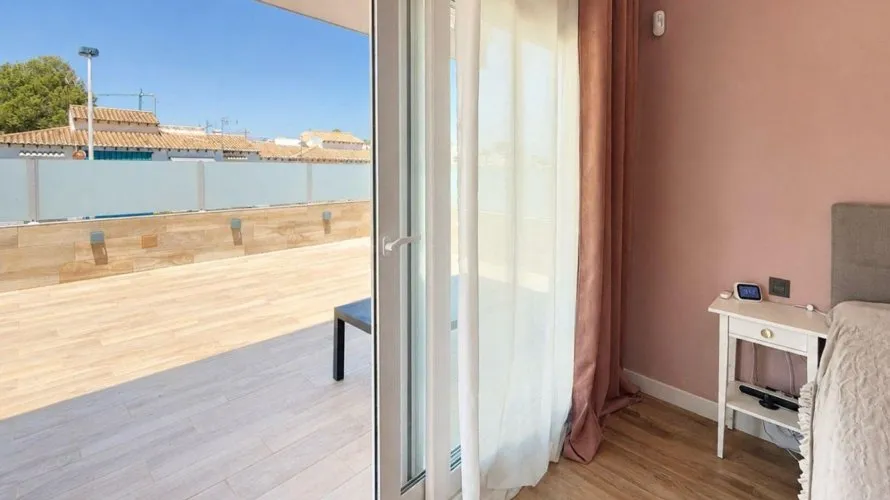Сasa de 5 dormitorios en Los Balcones, España No. 3448 № 23