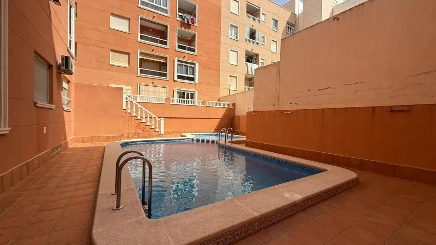 Apartamento de 2 dormitorios en Torrevieja, España No. 3312 № 19