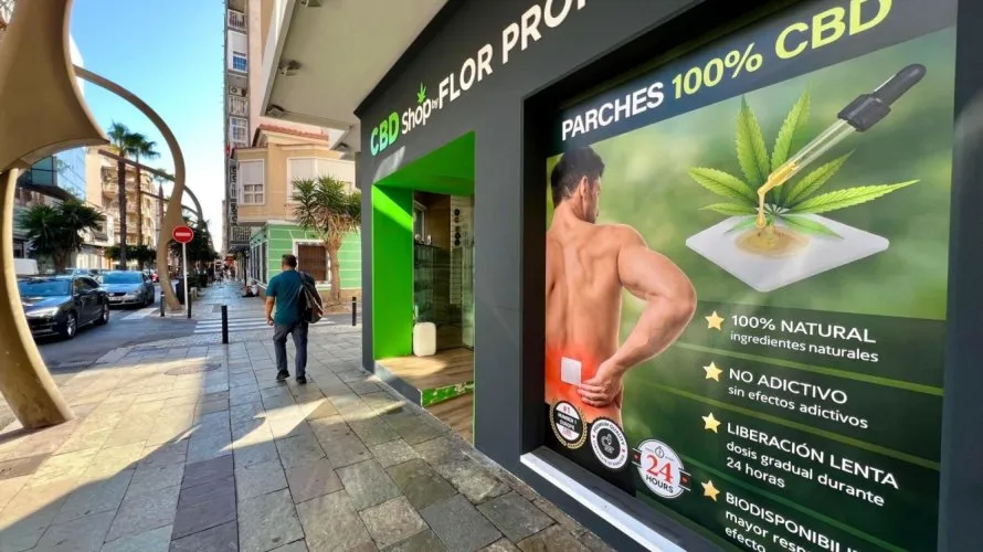 Propiedad comercial de 45m² en Torrevieja, España No. 3485 № 11