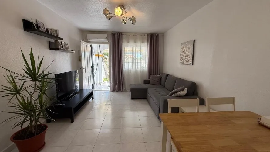 Bungalow de 2 dormitorios en Torrevieja, España No. 3391 № 14
