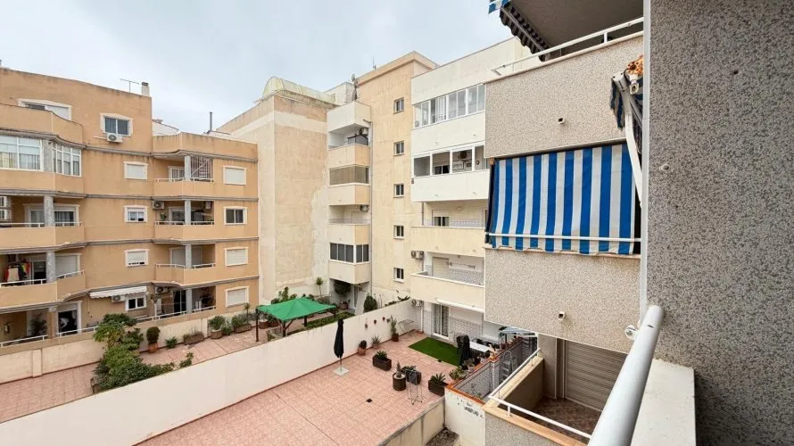 Apartamento de 2 dormitorios en Torrevieja, España No. 3407 № 4