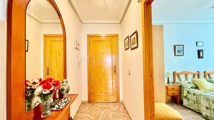Apartamento de 2 dormitorios en Torrevieja, España No. 3290 № 13