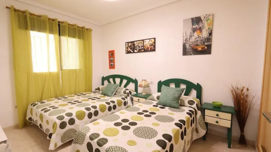 Bungalow de 2 dormitorios en Alicante, España No. 3389 № 4