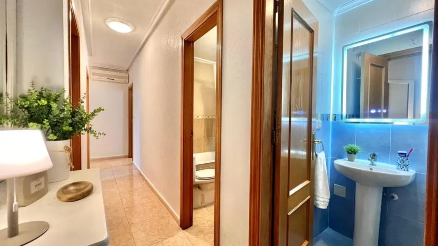 Apartamento de 2 dormitorios en Torrevieja, España No. 3543 № 24